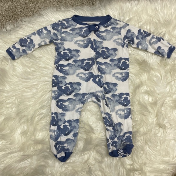 Burt's Bees Baby Other - 🎉BOGO🎉 Burt Bees Organic Cotton footed pajamas
